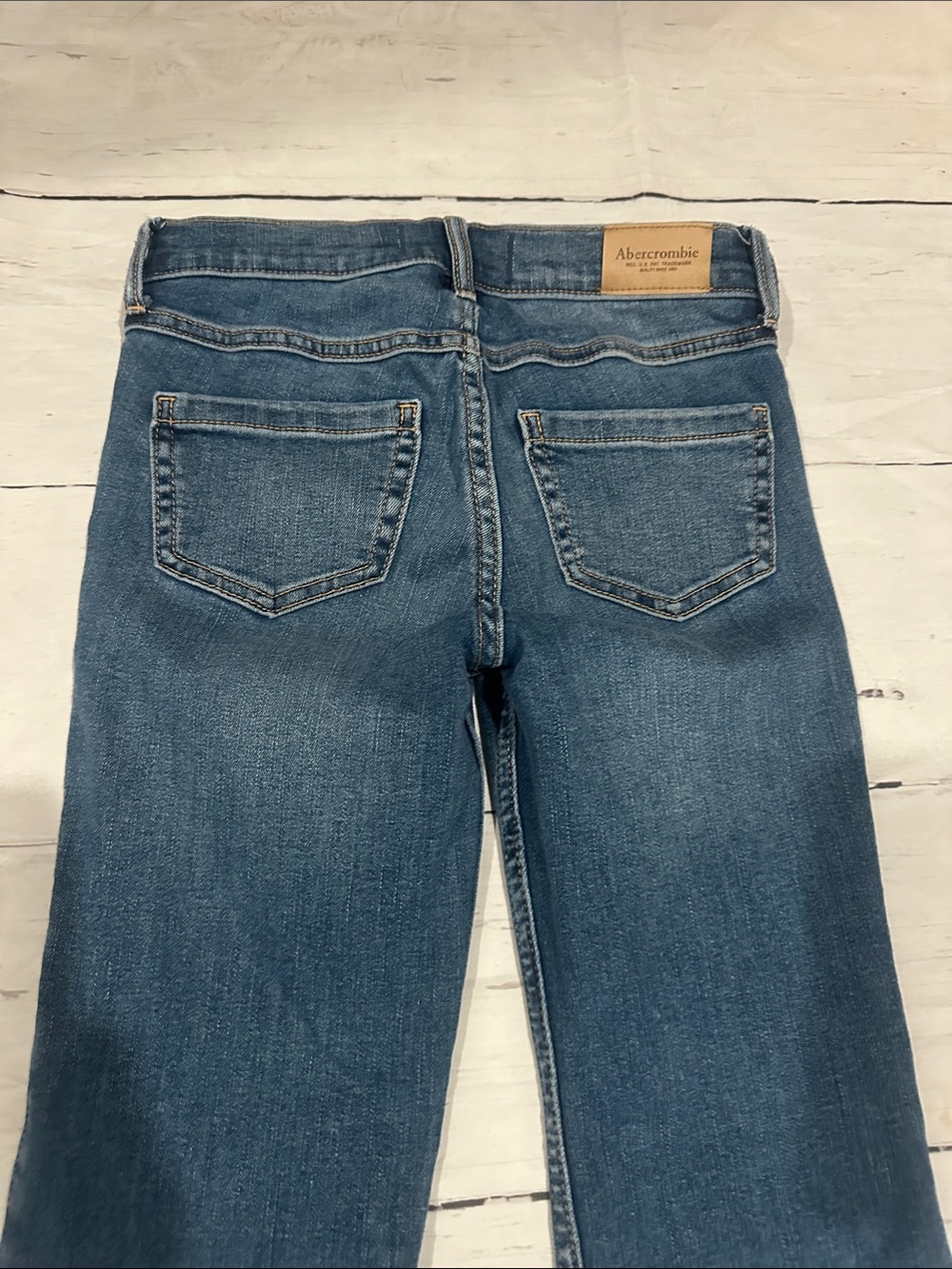 abercrombie kids Mid-Blue high rise Flare Jeans 9/10 - Picture 8 of 9